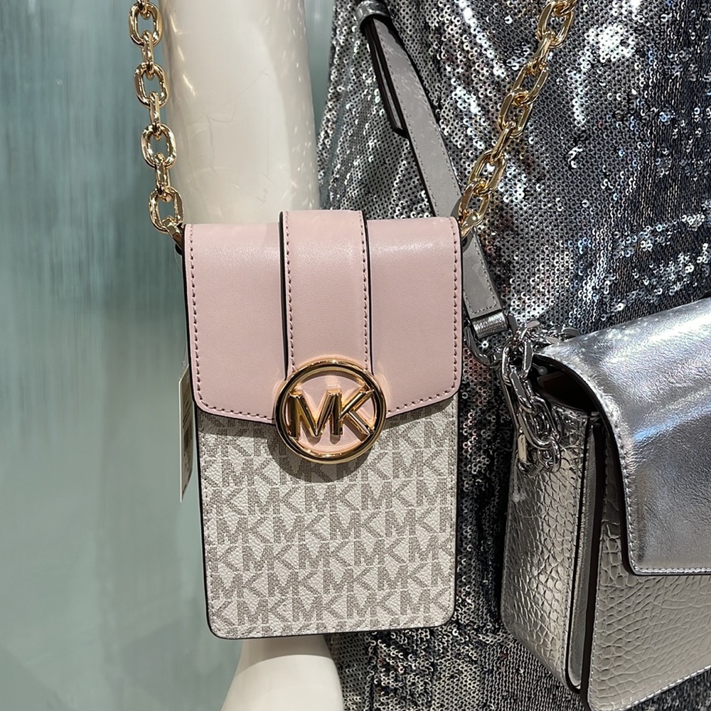 Michael Kors Carmen Small Logo Smartphone Crossbody Bag
Powder Blush Multi
NWT - Picture 14 of 16